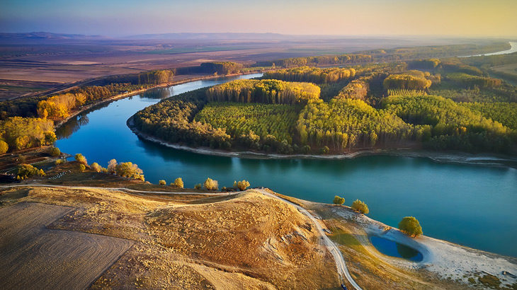 Δούναβης: Απ’ Άκρη σ’ Άκρη (Danube Against The Flow)
